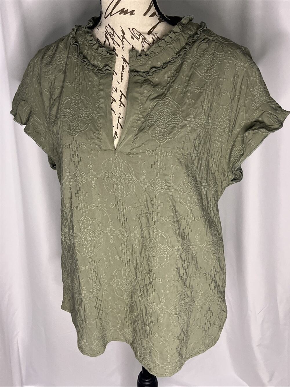 Wit and Wisdom Ruffle V-Neck Blouse Sage Green Women’s Size Large